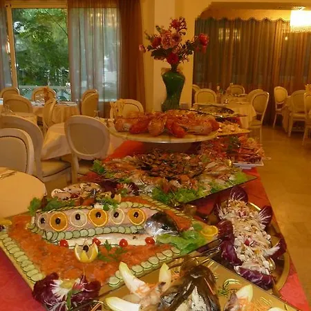 Astra Hotel 3*