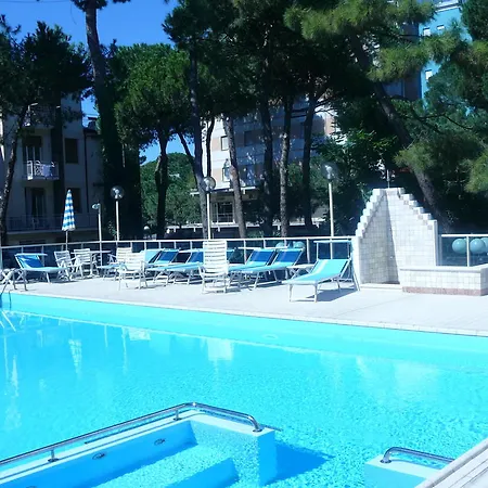 Hotel Astra 3*