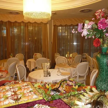 Astra Hotel 3*